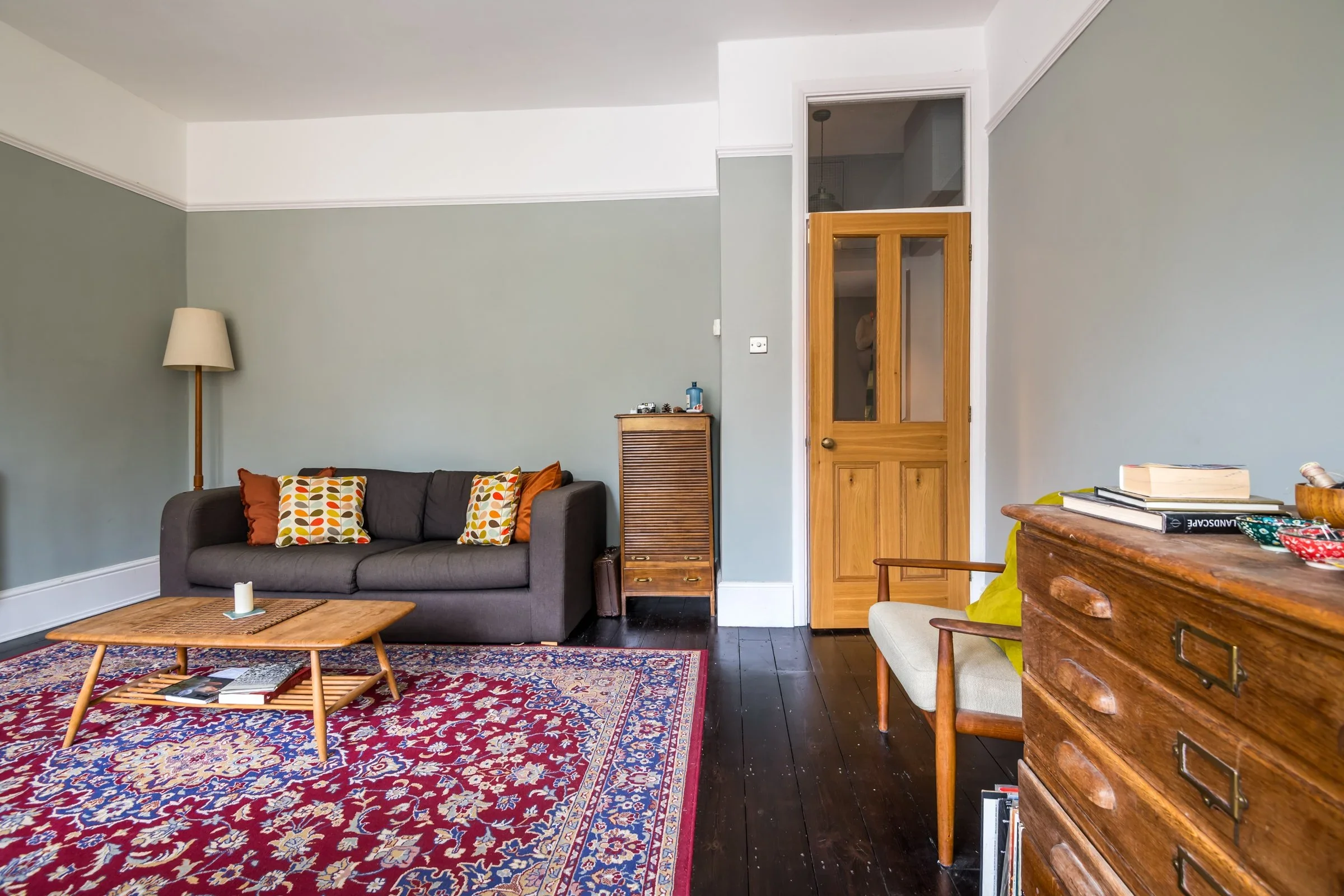 Flat Victoria Crescent in Greater London