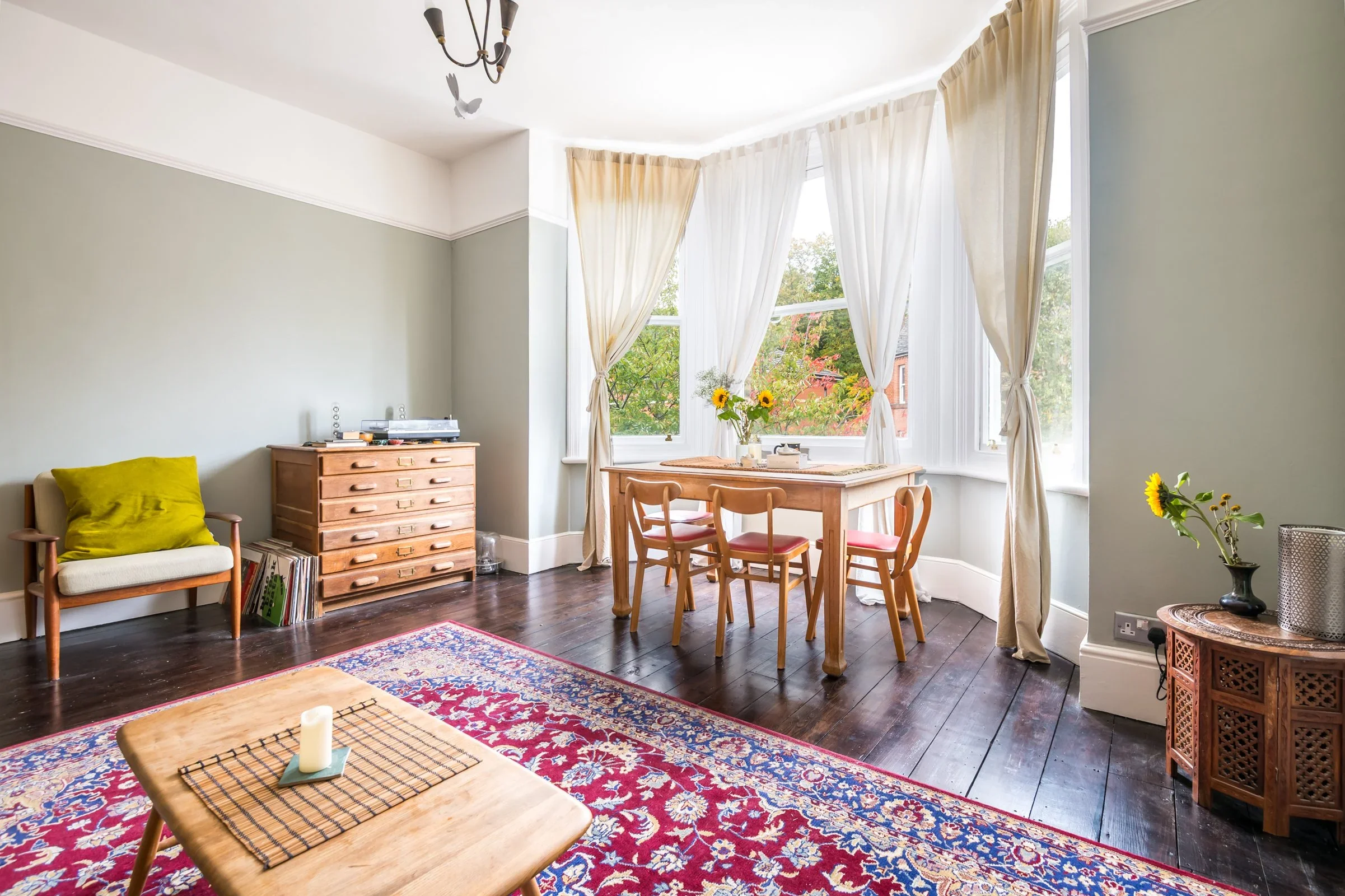Flat Victoria Crescent in Greater London