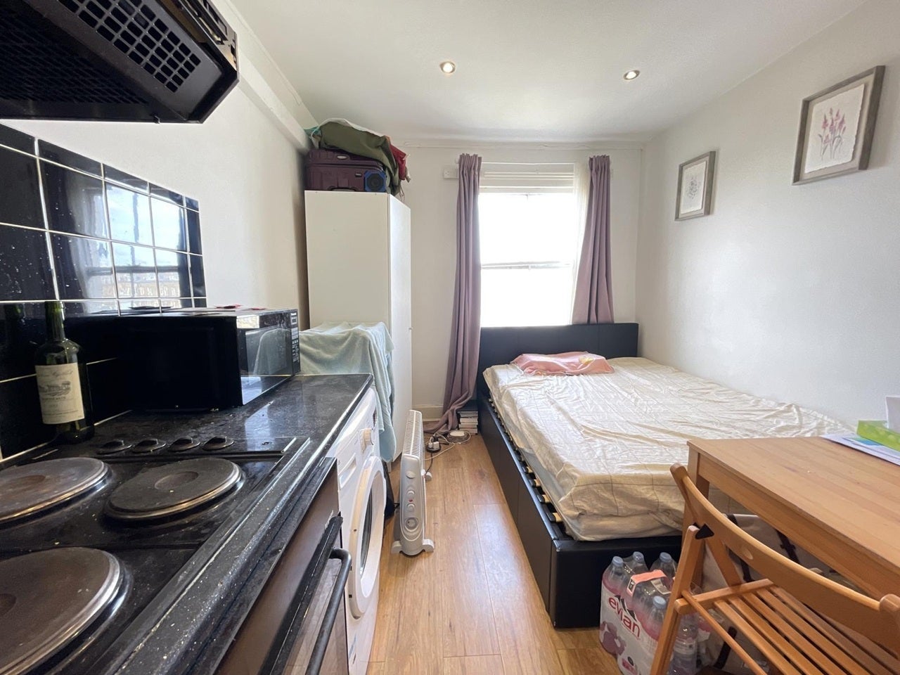Flat Penywern Road in Greater London
