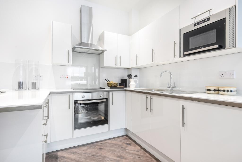 Flat Wellesley Road in Greater London