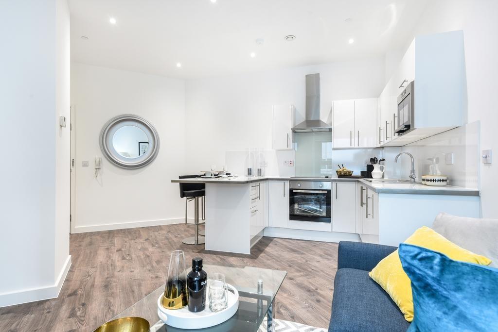 Flat Wellesley Road in Greater London