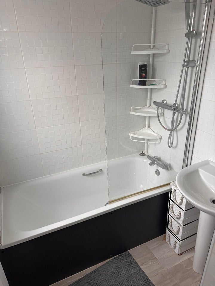 Room Davington Road in Greater London