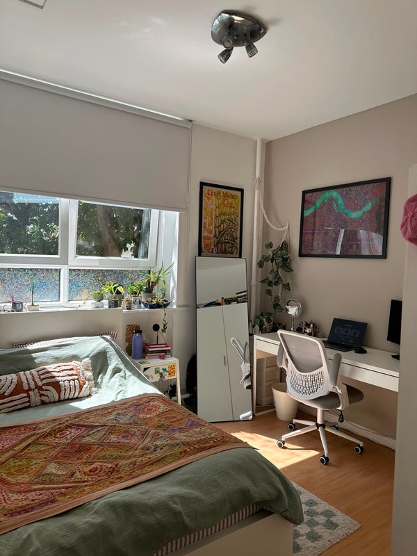 Room Bethnal Green Road in Greater London