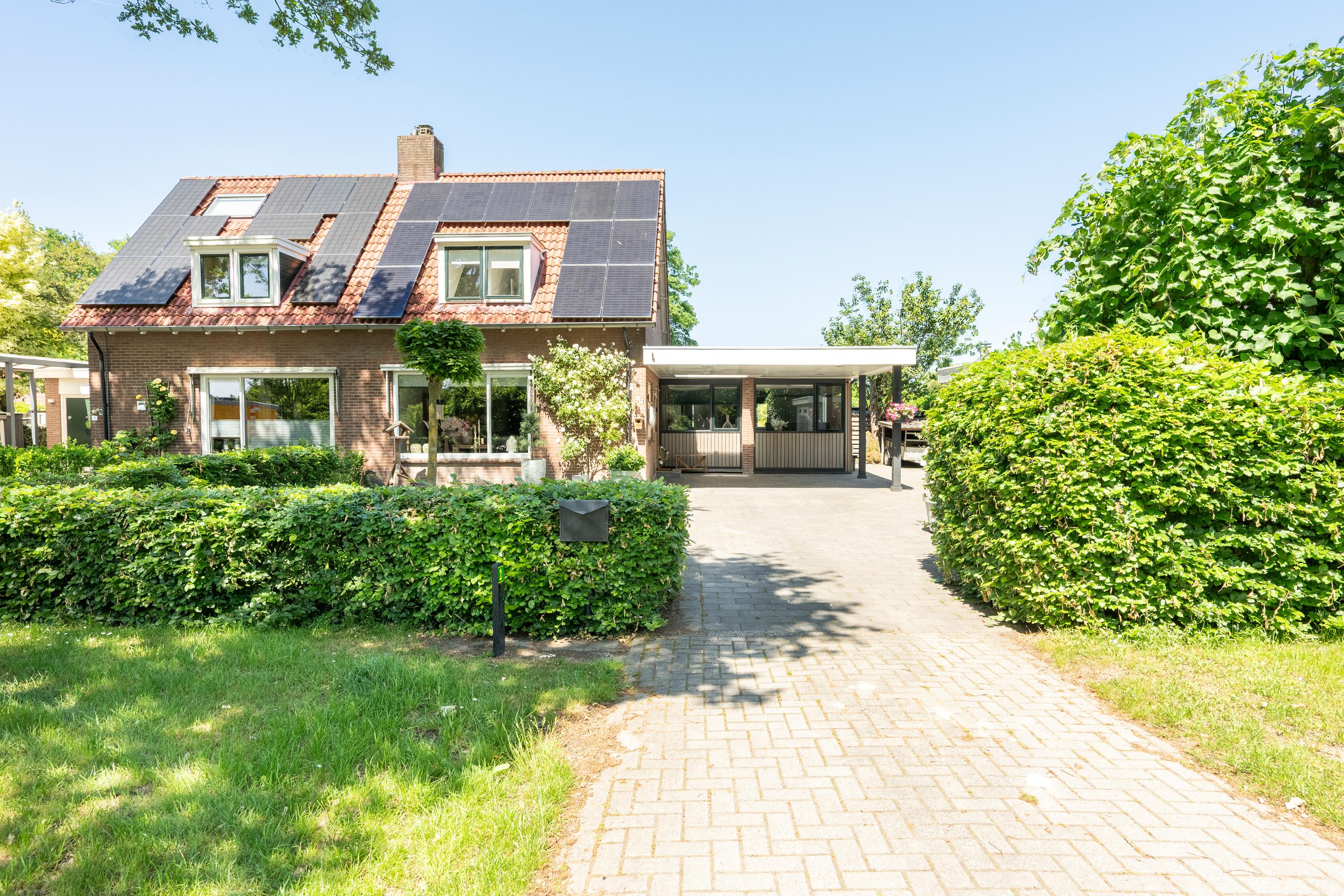 Huis Oranjekanaal NZ 2 in Emmen
