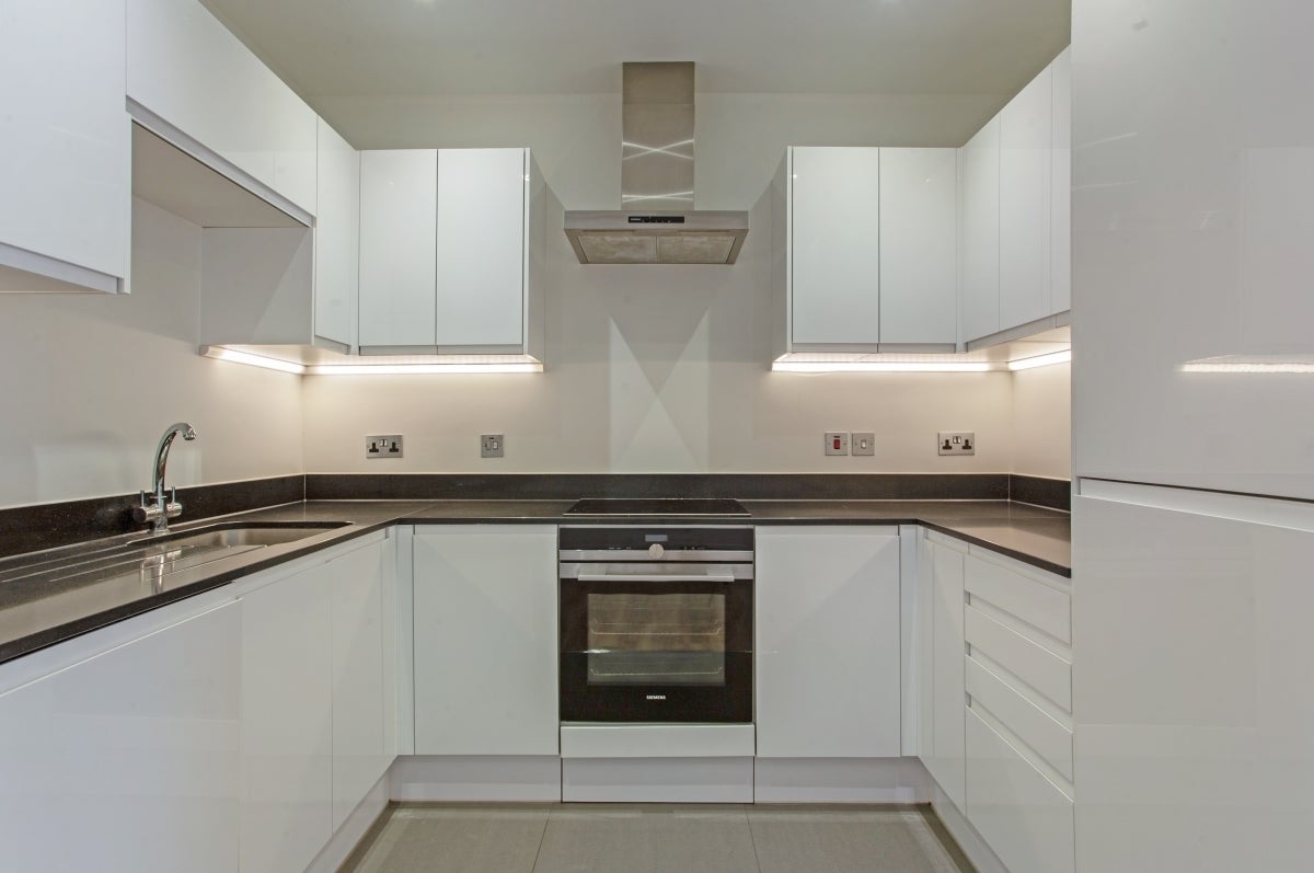 Flat St Leonards Road in Windsor