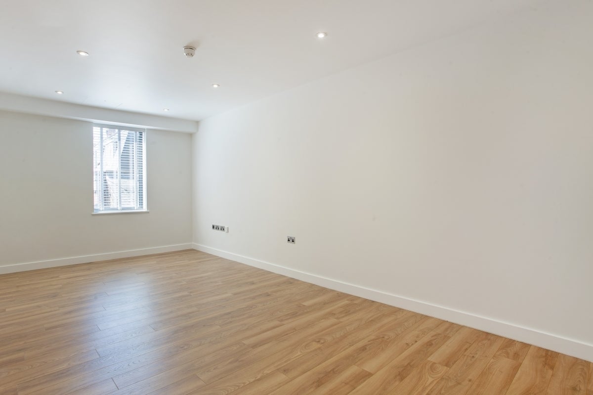 Flat St Leonards Road in Windsor
