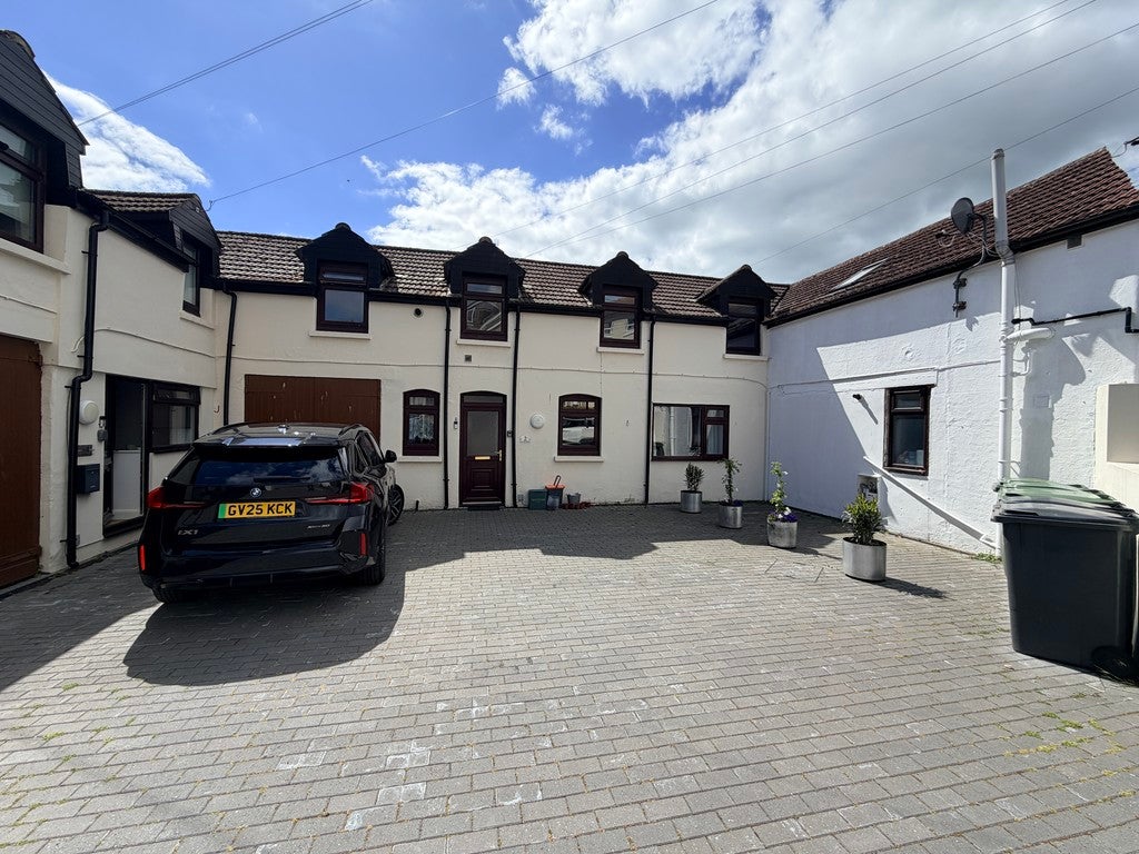House Avenue Lane in Eastbourne