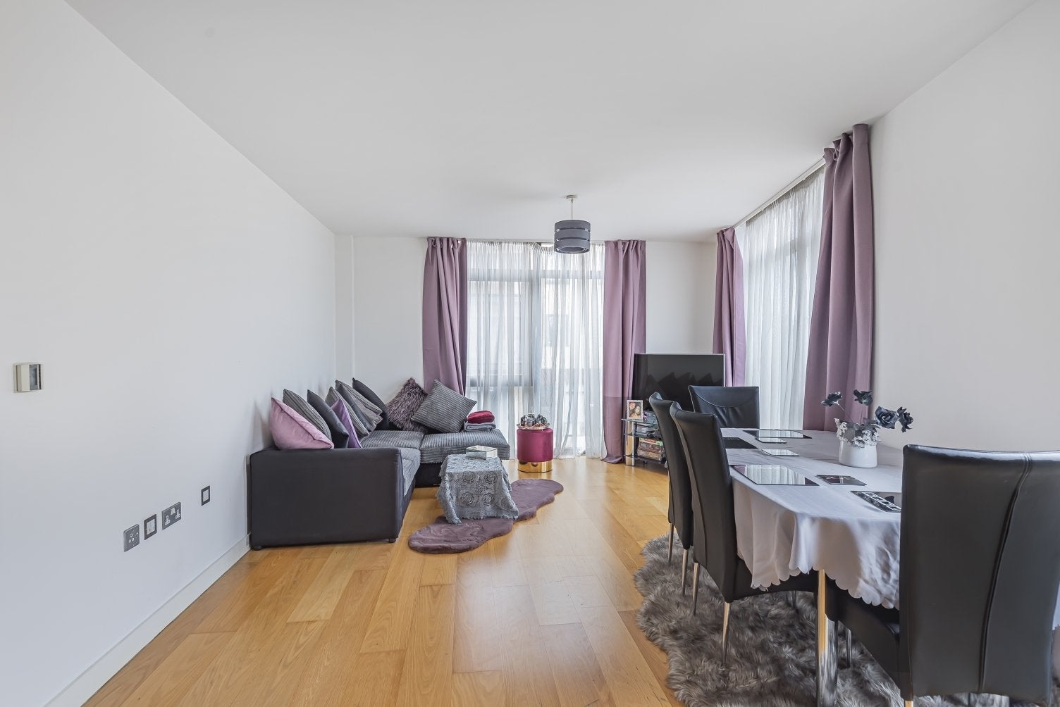 Flat Annandale Road in Greater London