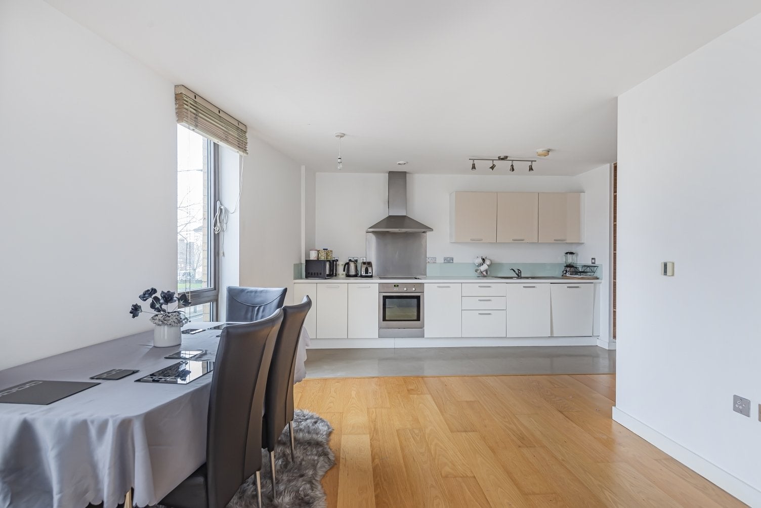Flat Annandale Road in Greater London