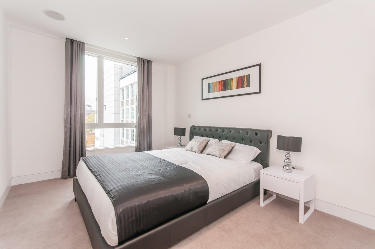 Flat Leonard Street in Greater London