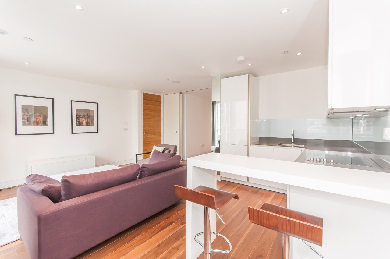 Flat Leonard Street in Greater London