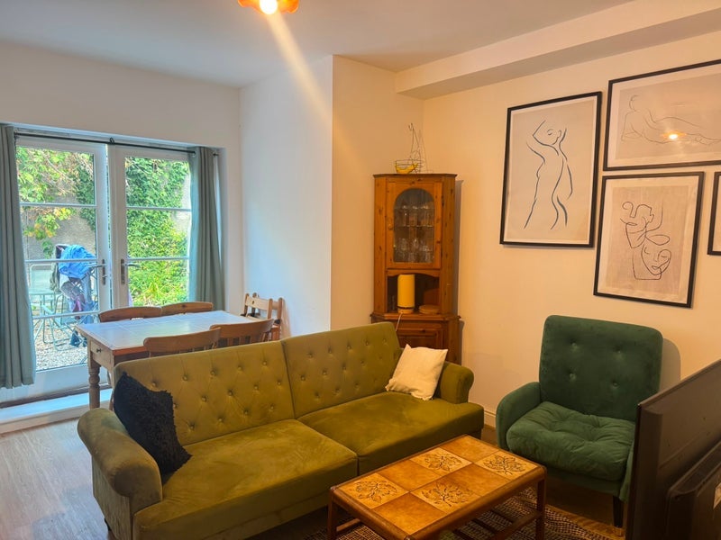 Room Lower Cheltenham Place in Bristol