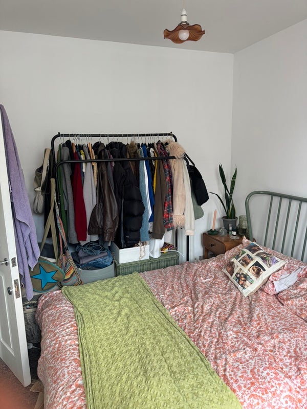Room Lower Cheltenham Place in Bristol