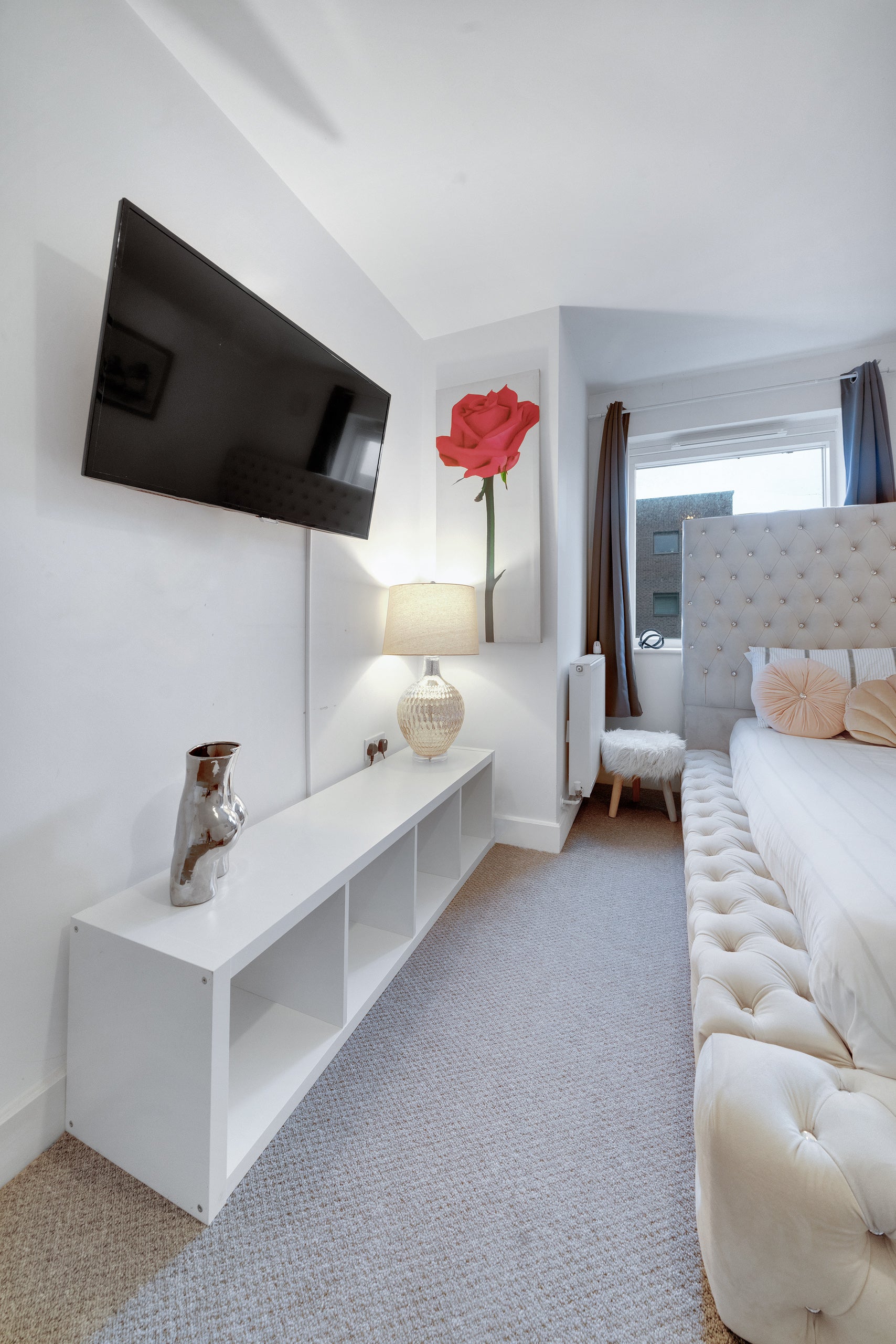 Flat Adenmore Road in Greater London
