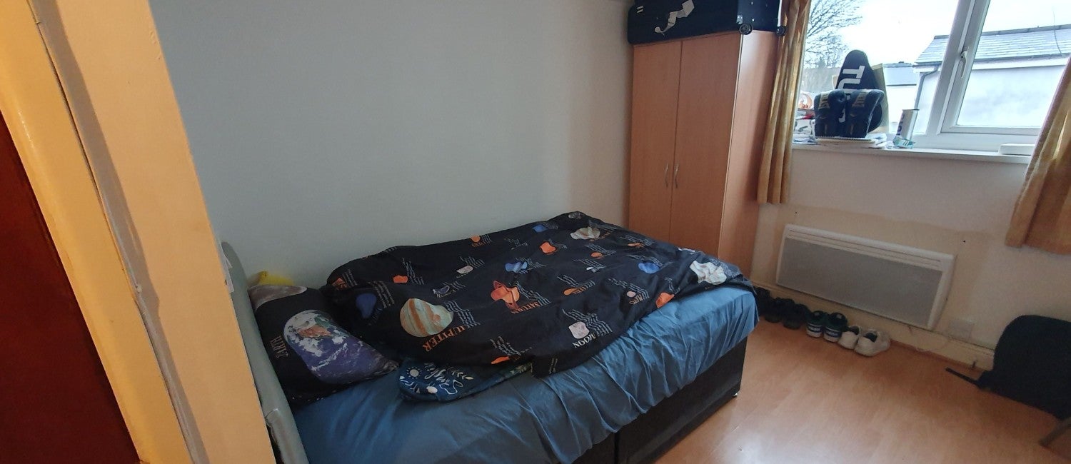 Flat Mundy Place in Cardiff
