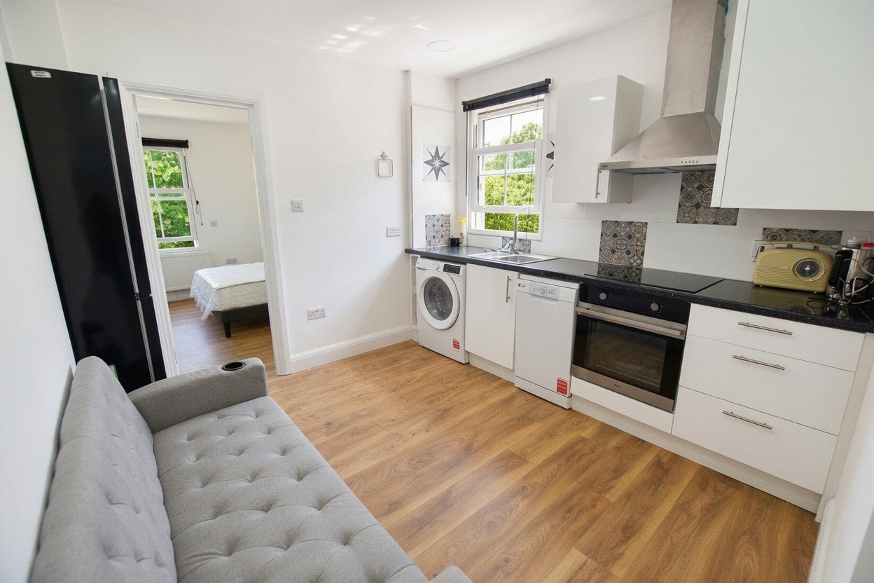 Flat Goldhurst Terrace in London