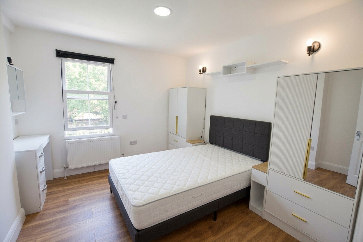 Flat Goldhurst Terrace in London
