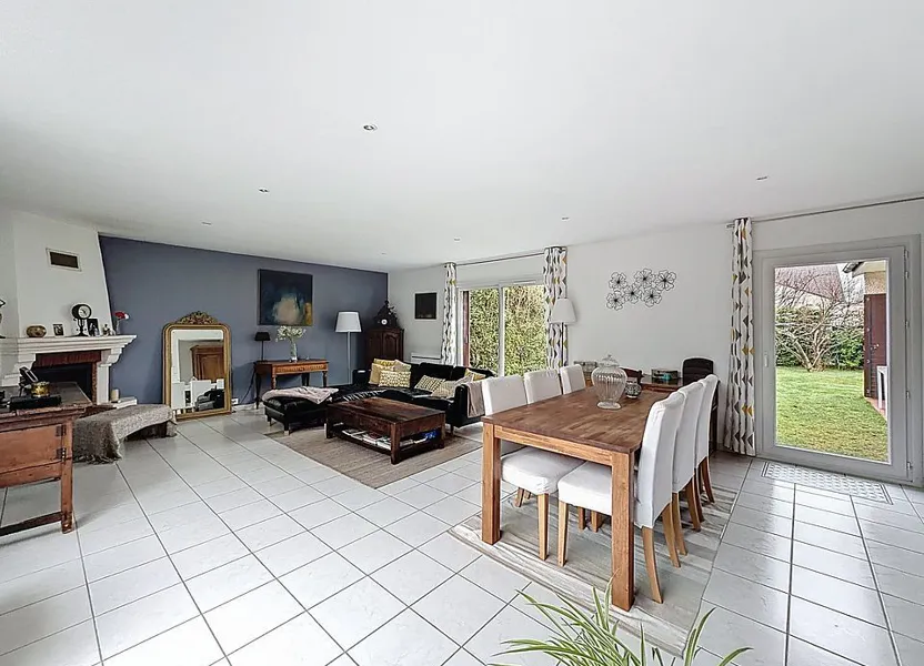 House Avenue Michel-Ange in Voisins-le-Bretonneux