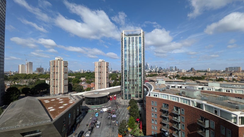 Room Surrey Quays Road in Greater London