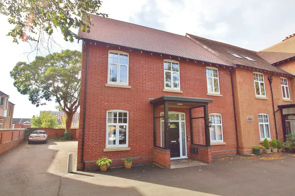 Flat Newbold Road in Rugby