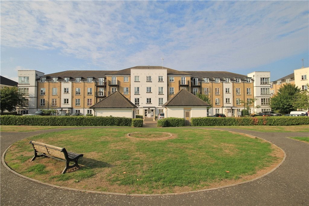Flat Tudor Way in Woking