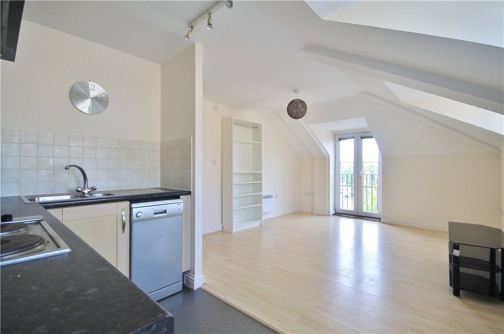 Flat Tudor Way in Woking