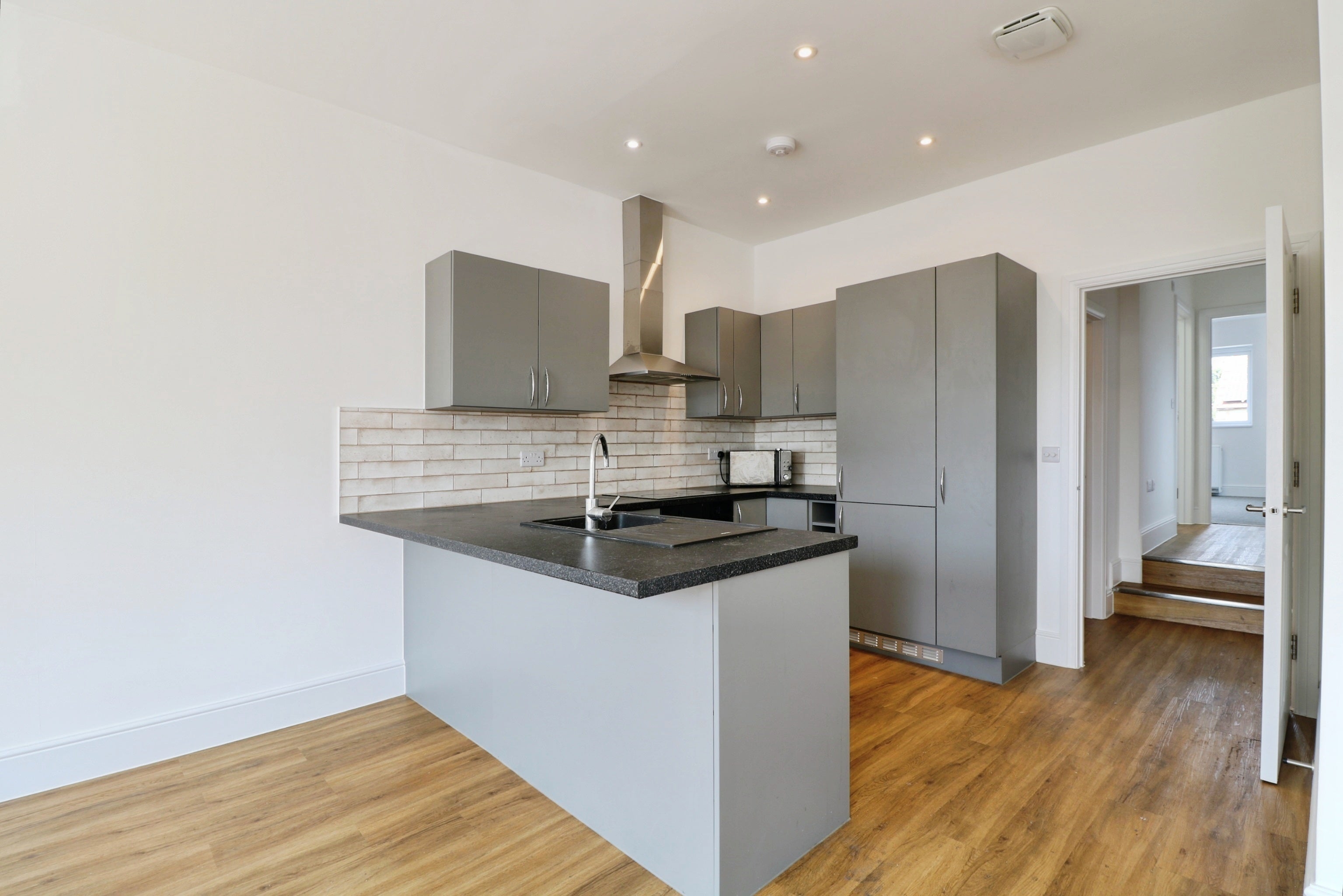 Flat Bellhouse Lane in Southend-on-Sea