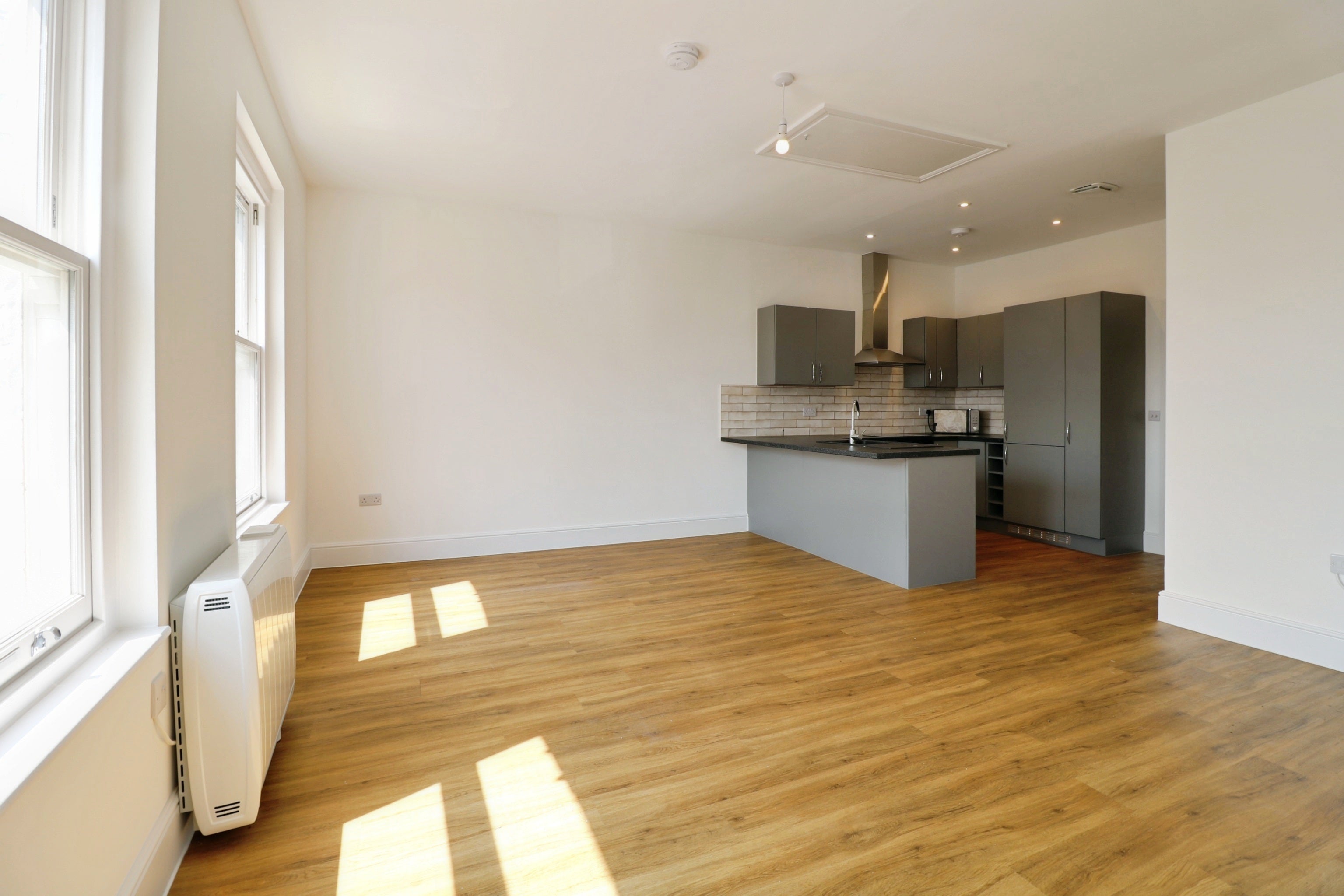 Flat Bellhouse Lane in Southend-on-Sea