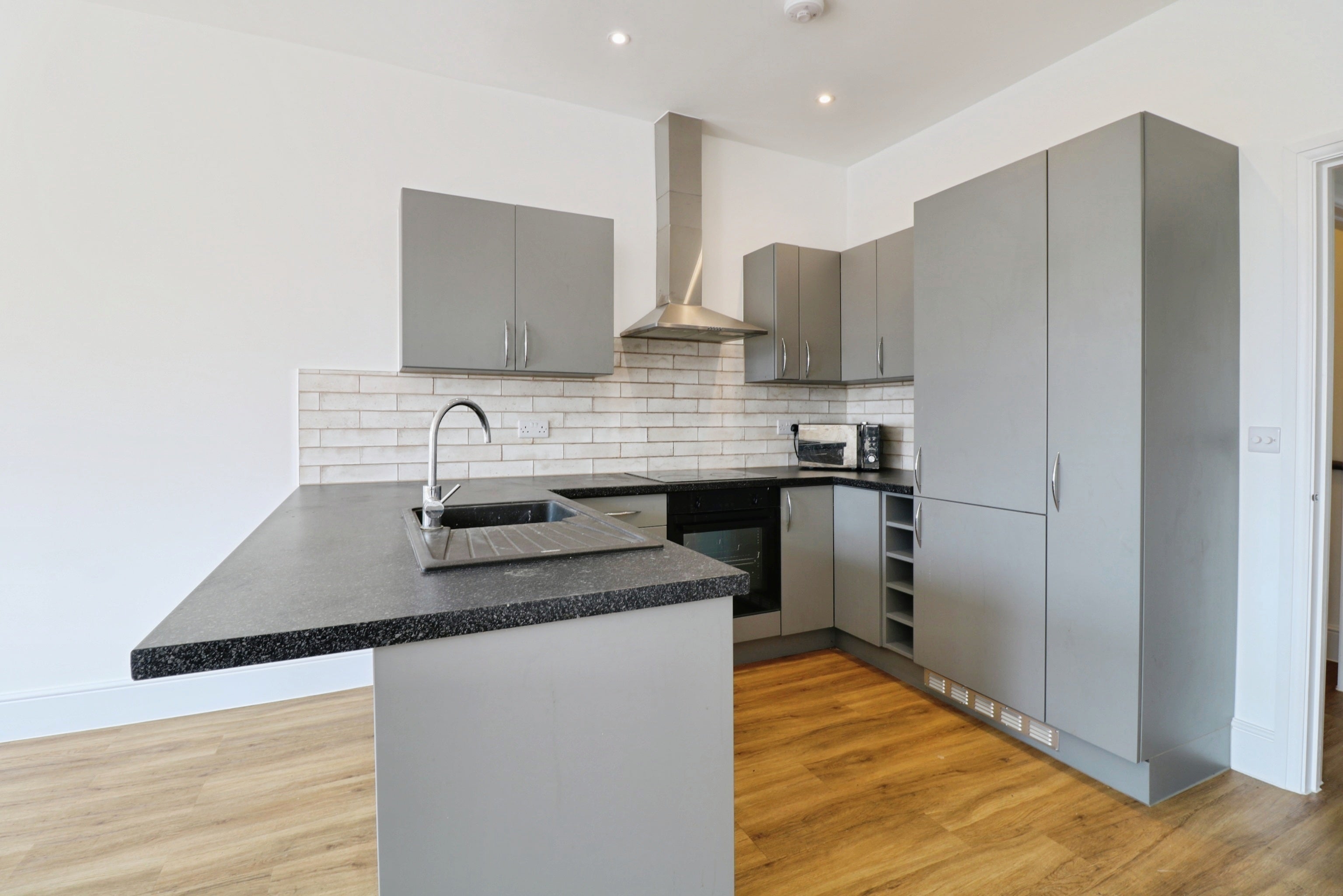 Flat Bellhouse Lane in Southend-on-Sea