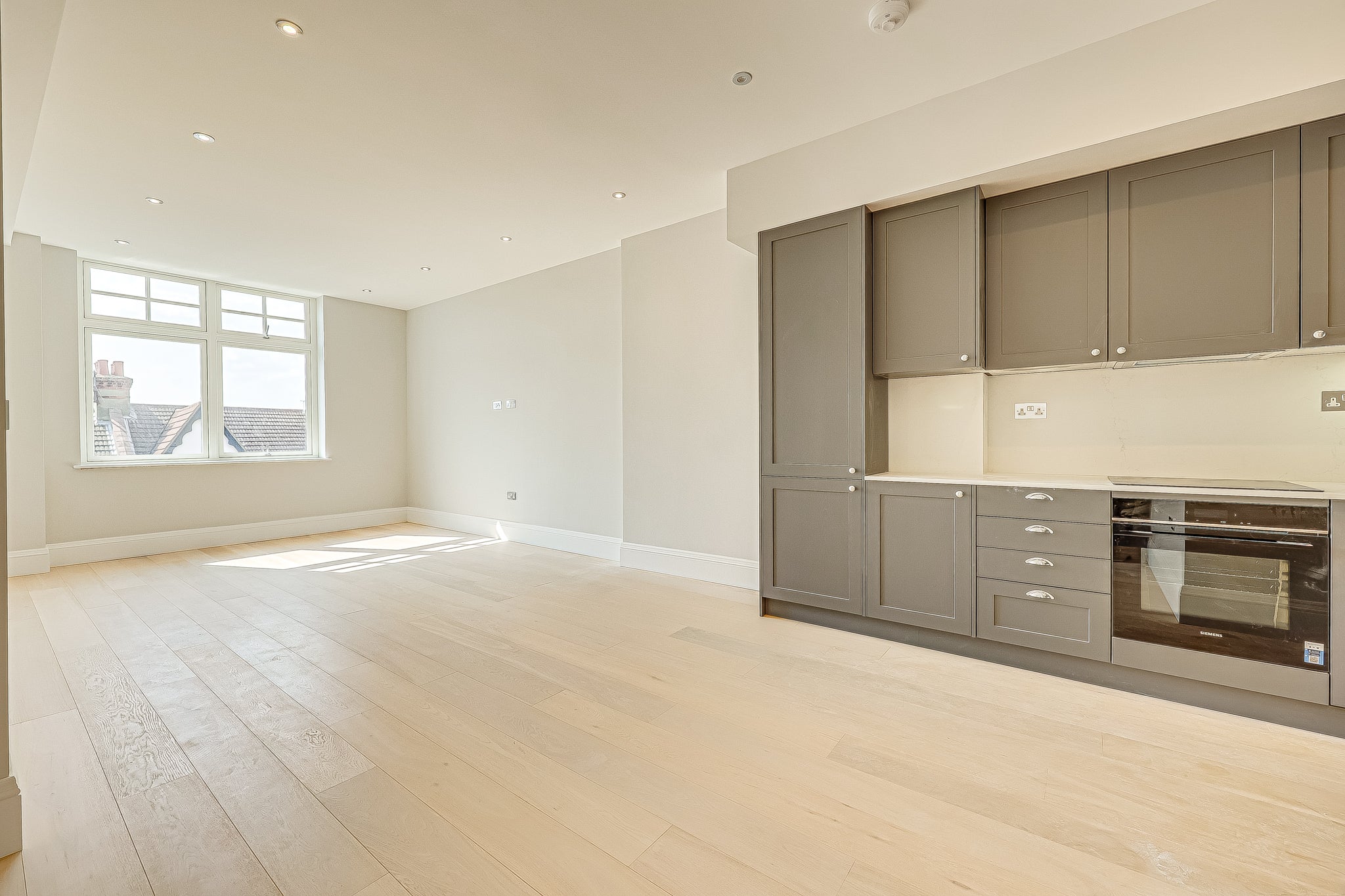 Flat Leigh Road in Southend-on-Sea