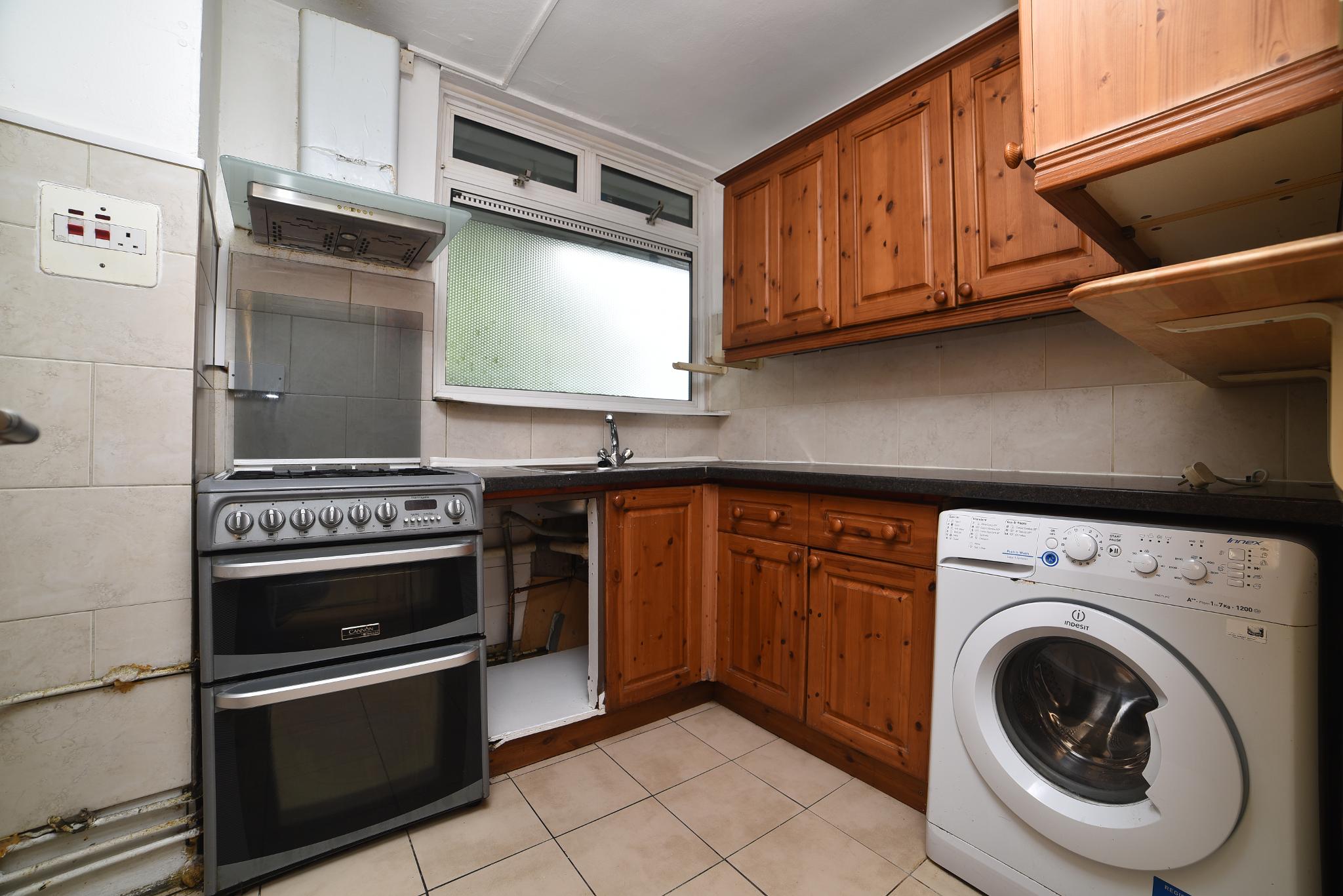 Flat Bigland Street in Greater London