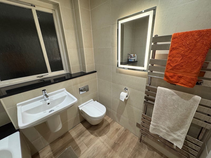Room Cleveden Place in Glasgow