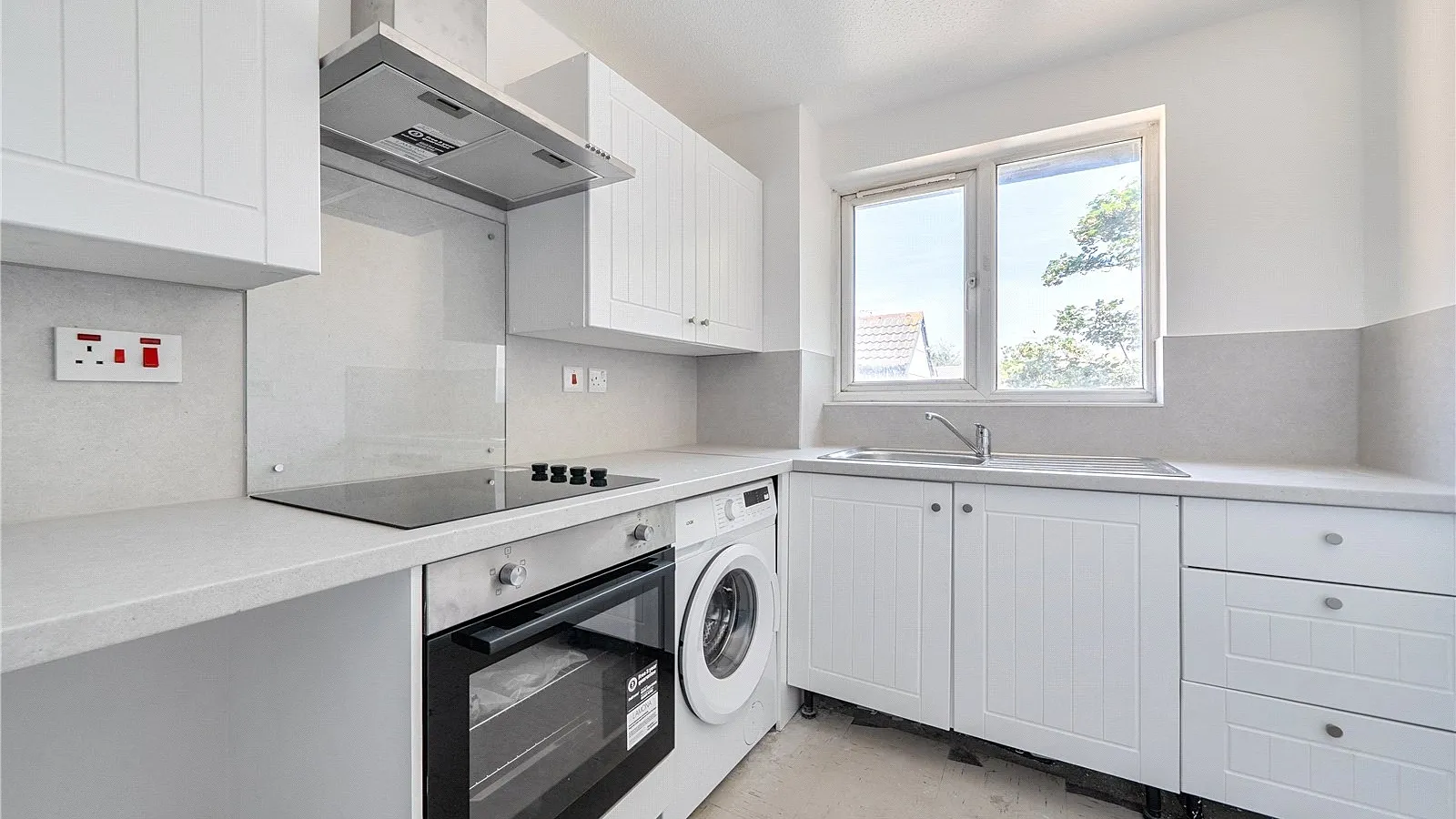Flat Whitehead Close in Greater London