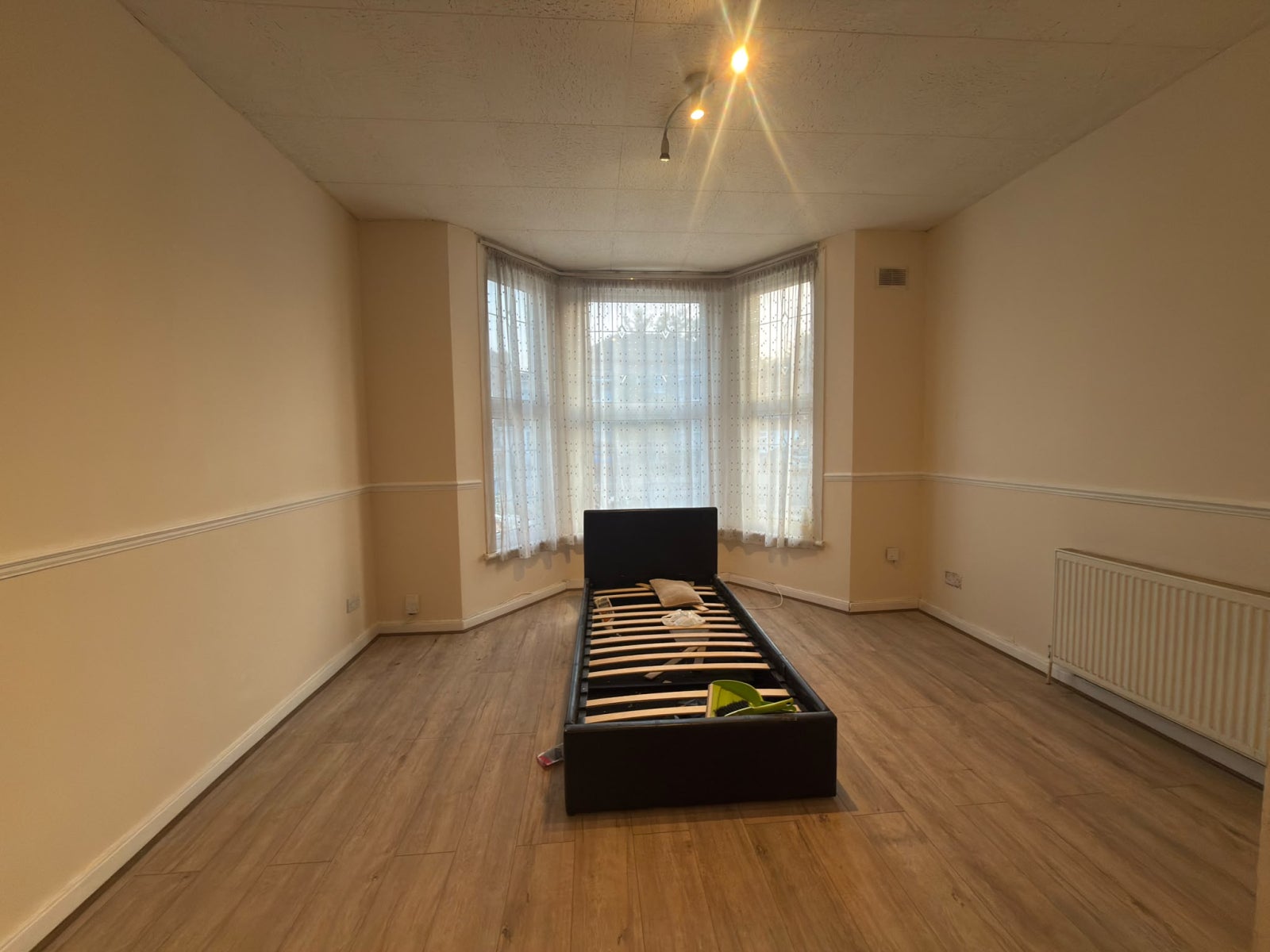 Flat Argyle Road in Greater London