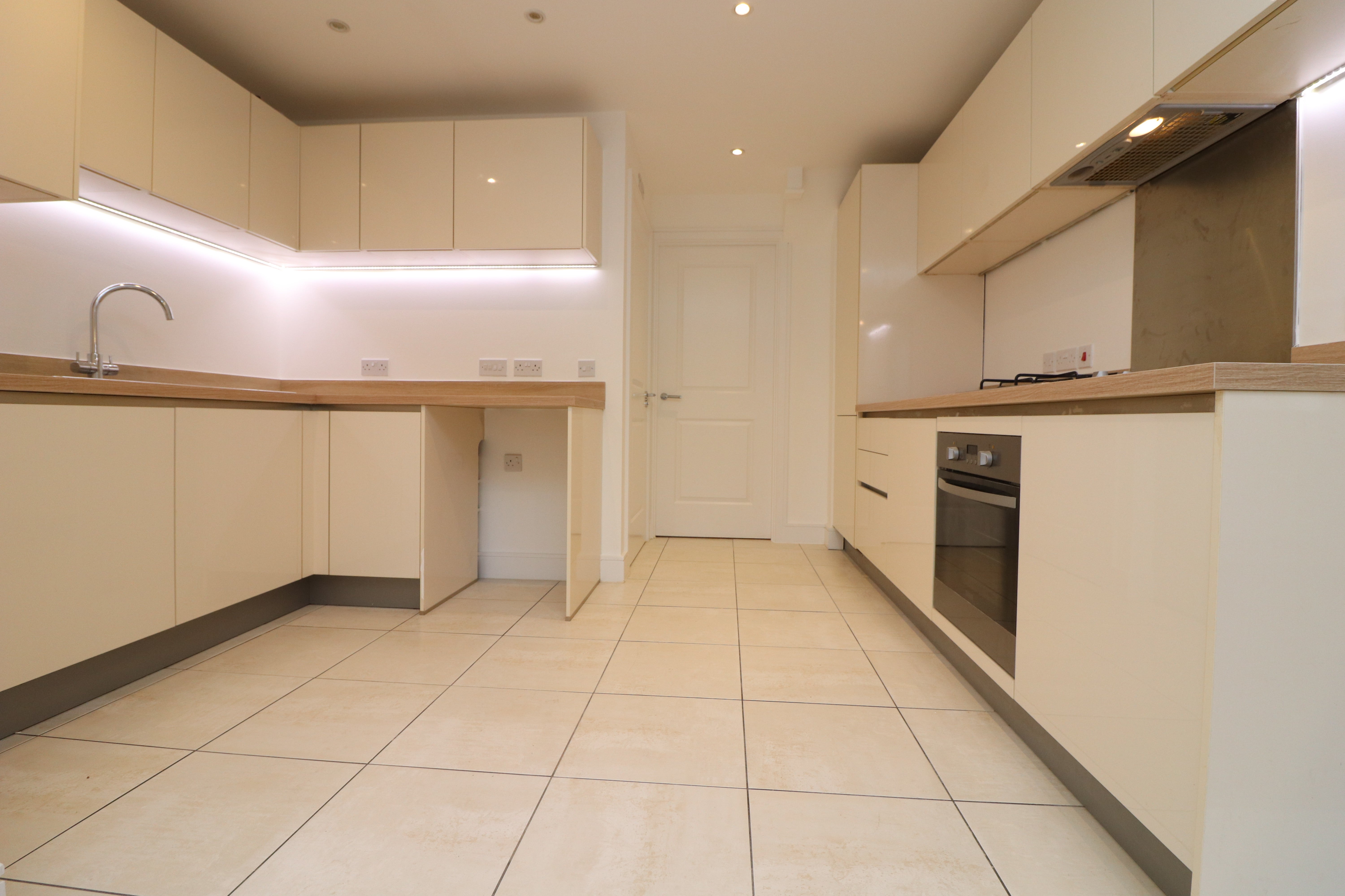 Flat Rainsford Road in Chelmsford