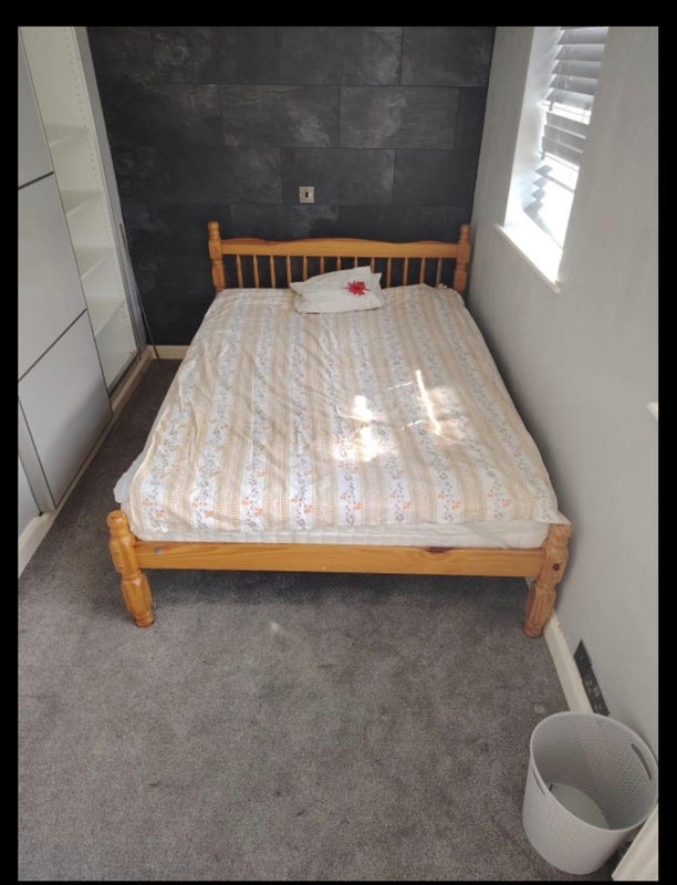 Room Wortley Avenue in Salford