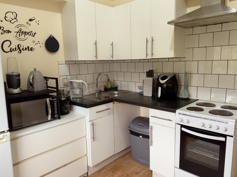 Room Edith Villas in Greater London