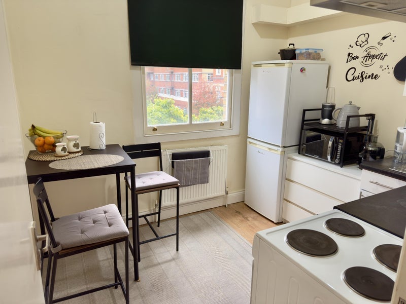 Room Edith Villas in Greater London