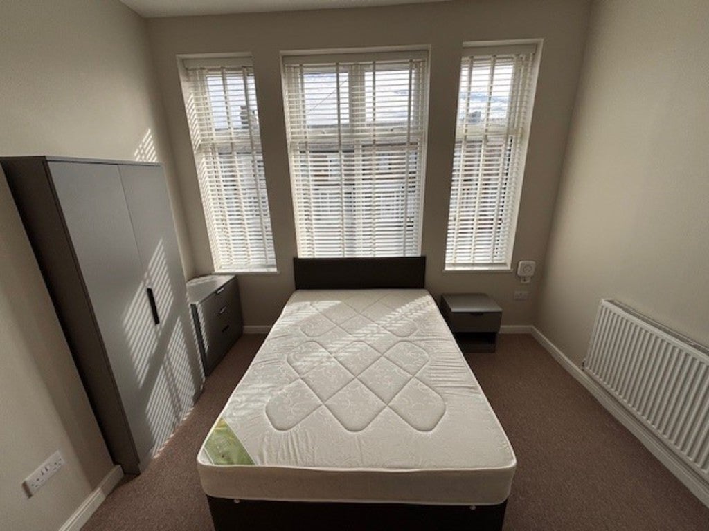 Room Argyll Road in Preston