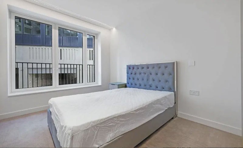 Flat Lewis Cubitt Walk in Greater London