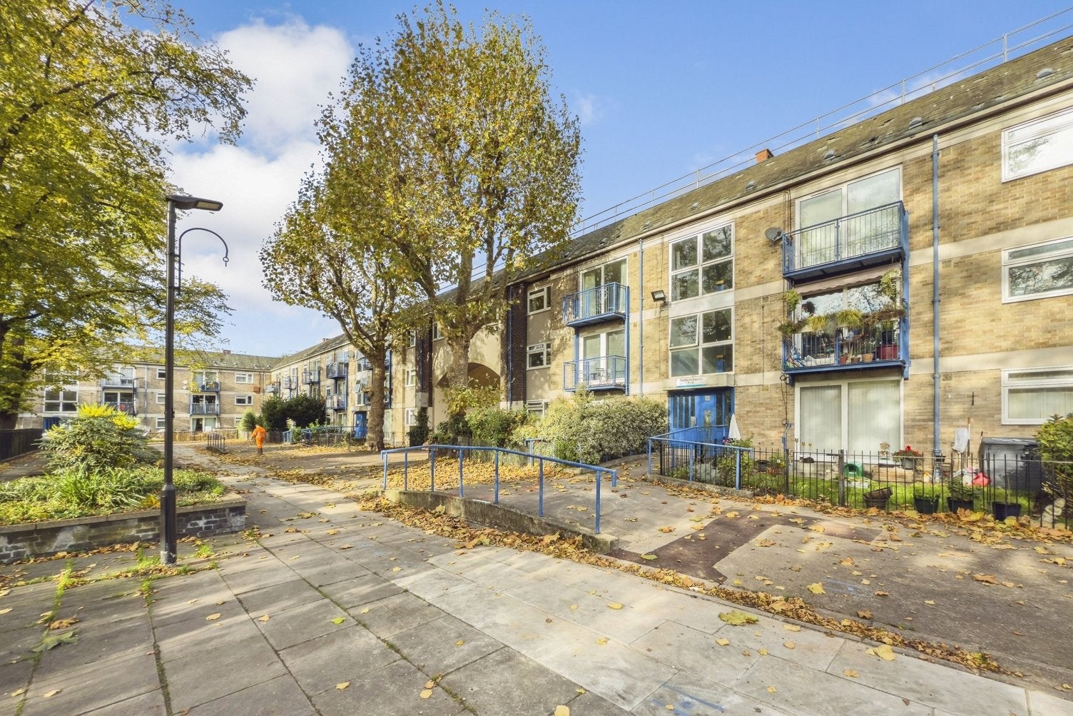 Flat Hannah Mary Way in Greater London