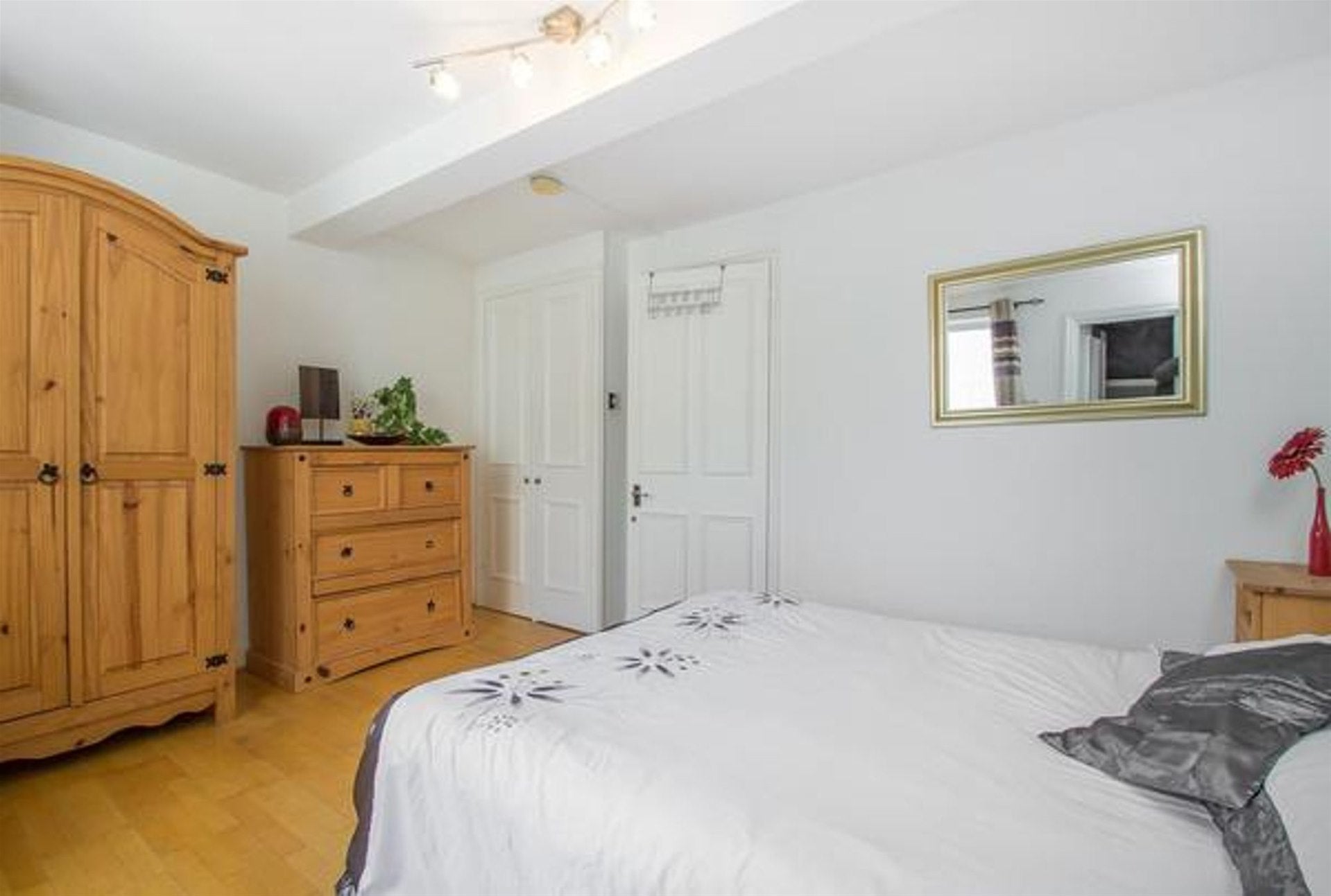 Flat Finchley Road in City of Westminster