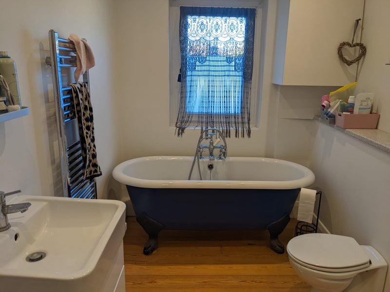 Room Rothschild Road in Greater London