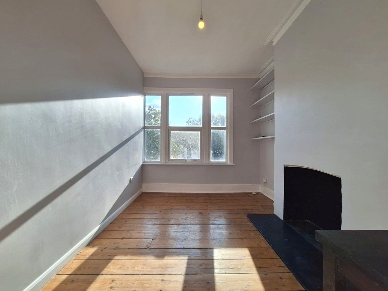 Flat Clarence Road in Greater London