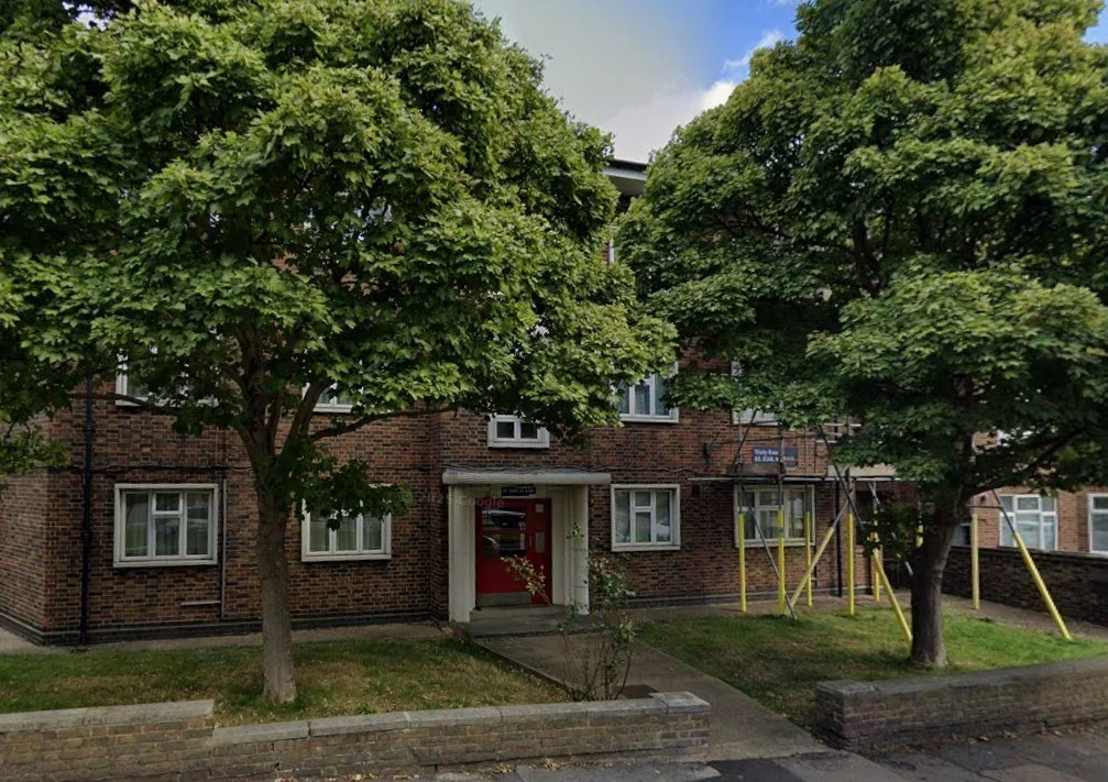 Flat Clarence Road in Greater London