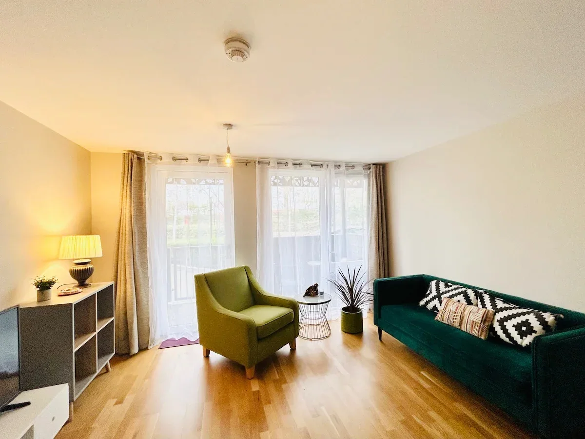 Flat Blondin Way in Greater London