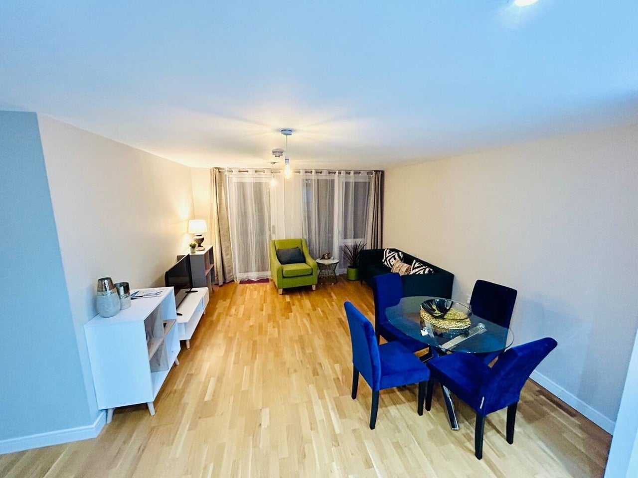Flat Blondin Way in Greater London