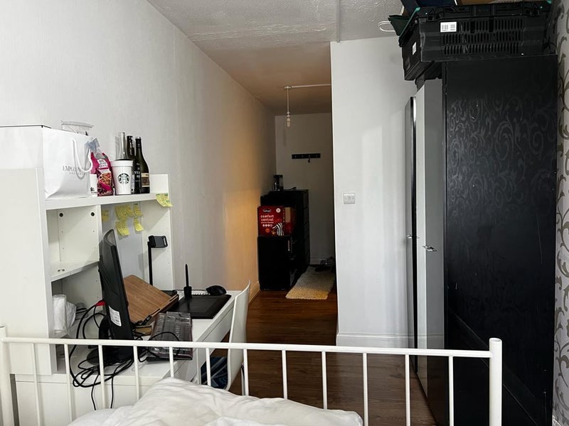Room Grant Road in Greater London
