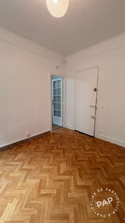 Flat Rue Castagnary in Paris