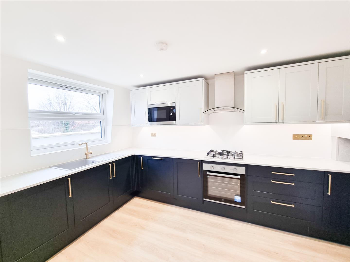 Flat Kidderminster Road in Greater London